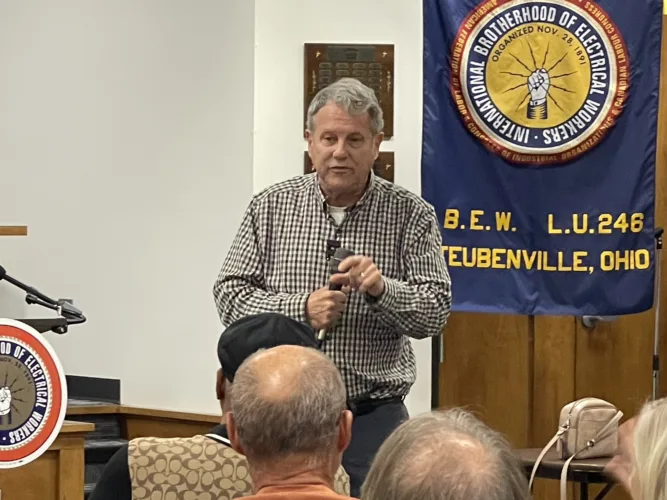 Brown brings his Senate comeback bid to Steubenville